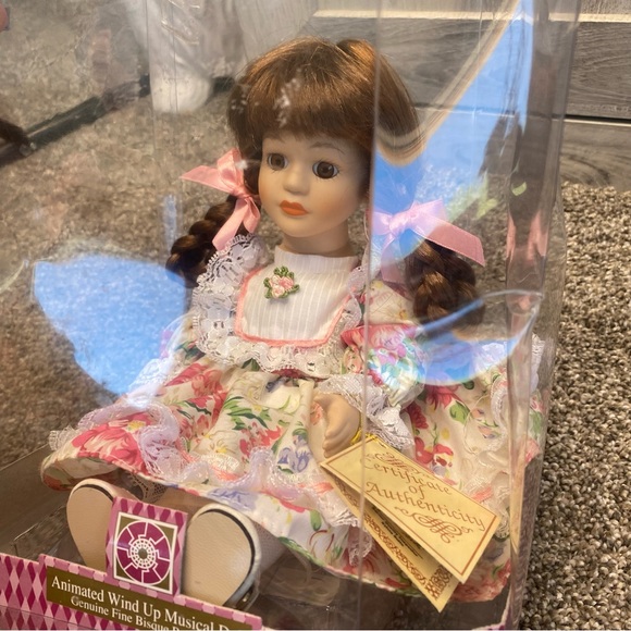 Soft Expressions Animated Wind Up Bisque Porcelain Musical Doll Brown Hair/Eyes - Picture 13 of 13